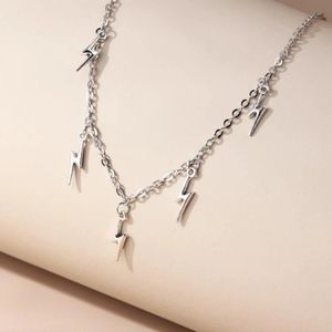 SILVER LIGHTNING BOLT NECKLACE PUNK ROCK SKY METAL CHAIN GLAMOUR GOTH SEXY‎ COOL